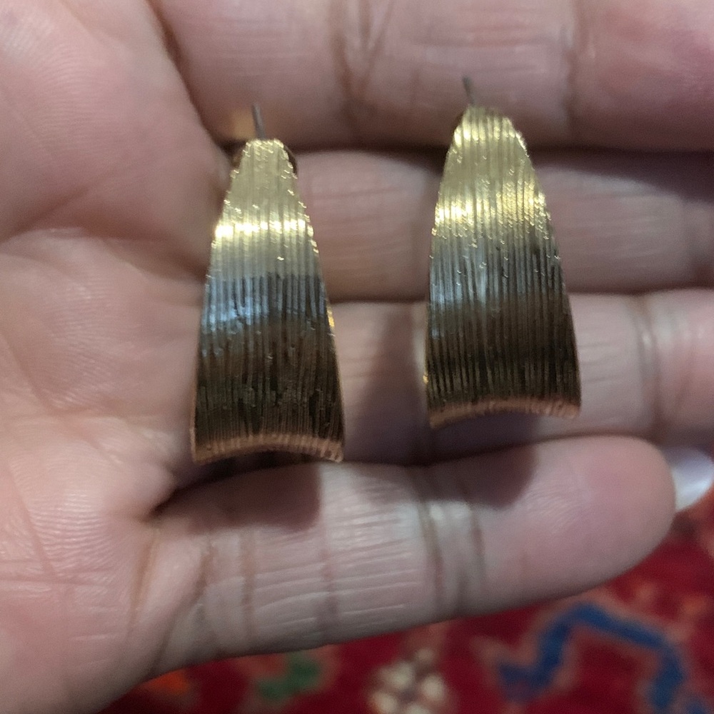 Elegant Gold hoop Earrings